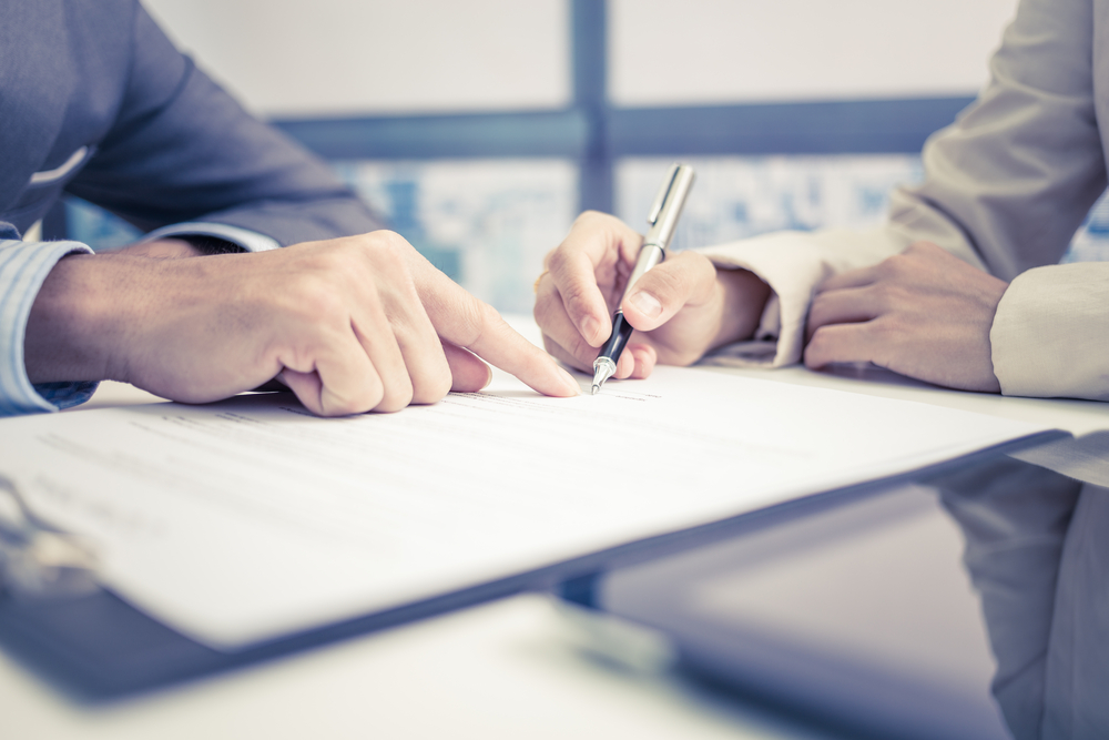 Should You Sign a Long or Short Commercial Real Estate Lease?